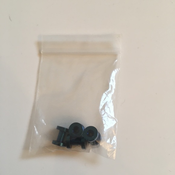 FREE W PURCHASE✨BNIP 8g Stretchers-Hypoallergenic - Picture 2 of 2